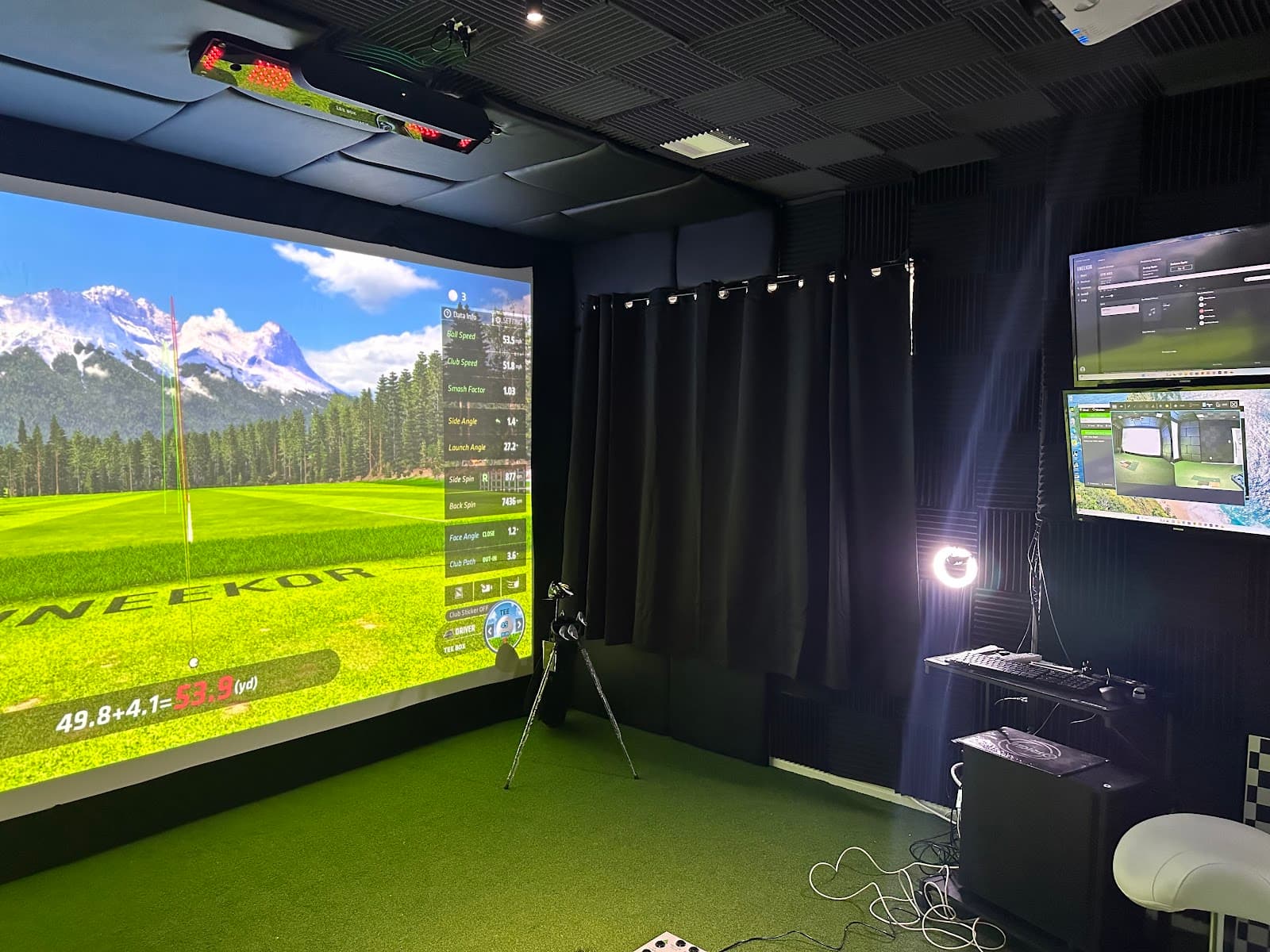 19th Hole Golf Simulators