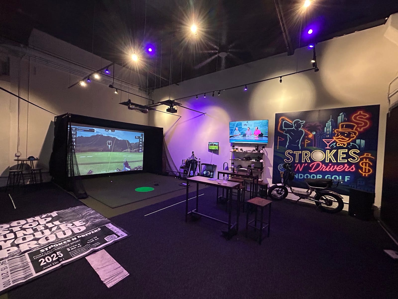 Strokes N Drivers Indoor Golf