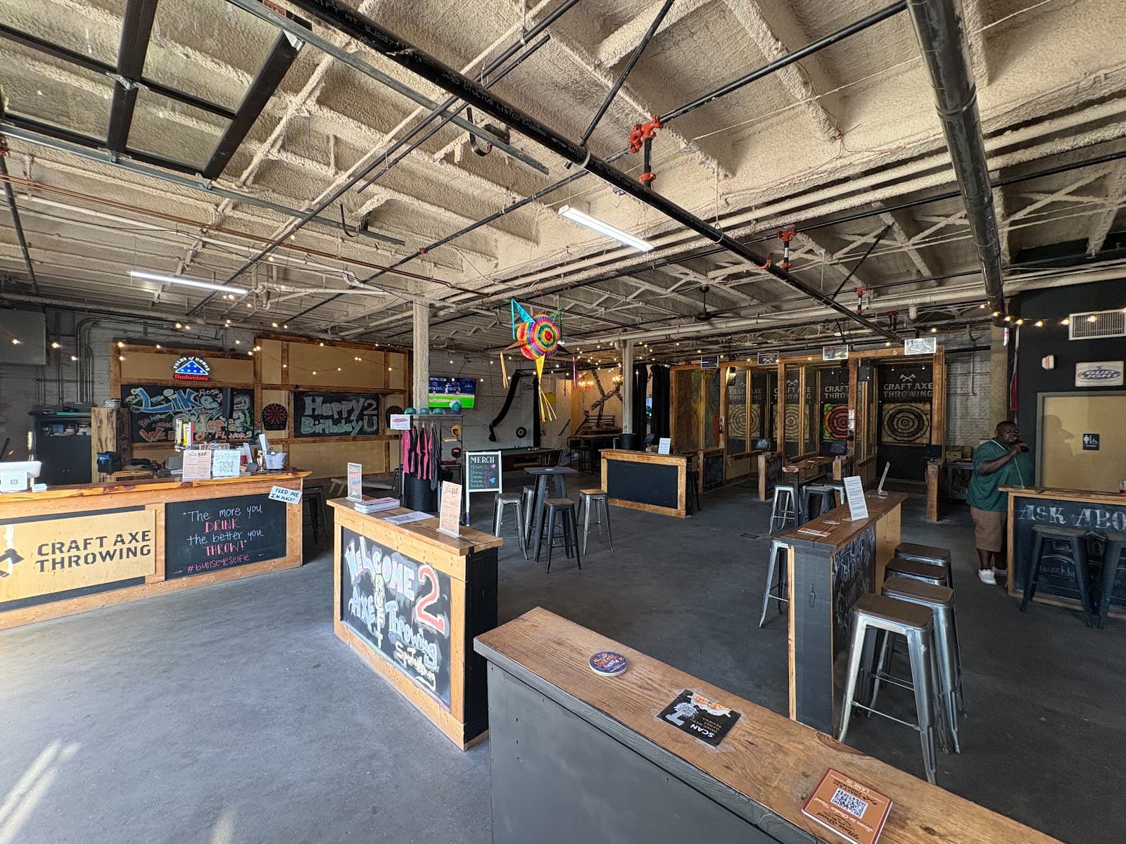 Craft Axe Throwing - premium view
