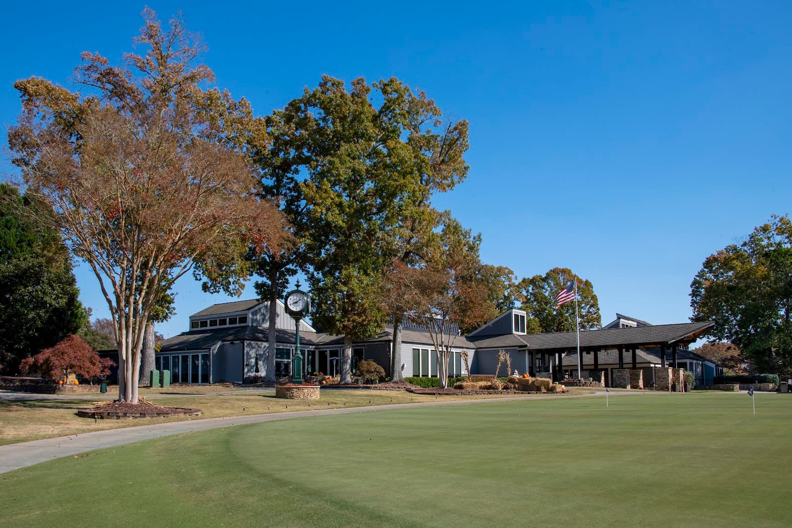 River Hills Country Club