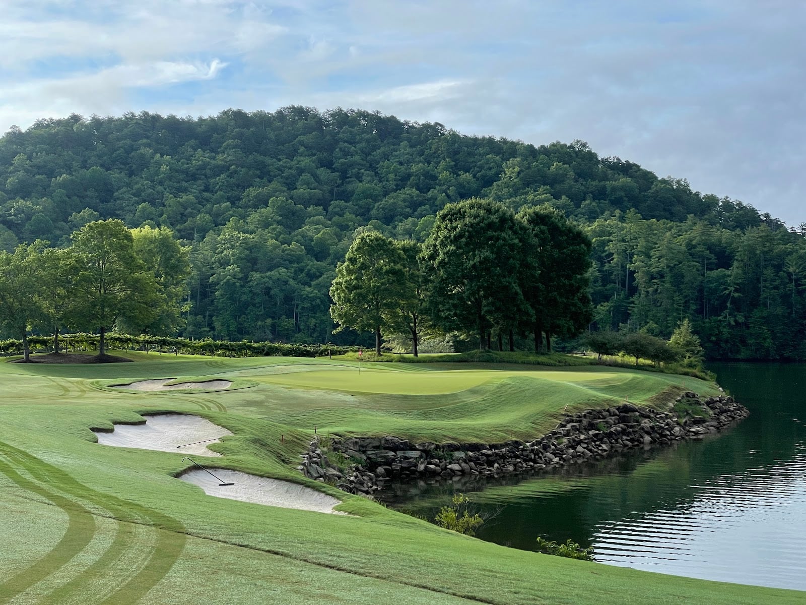 The Cliffs at Keowee Vineyards - Golf Course & Clubhouse