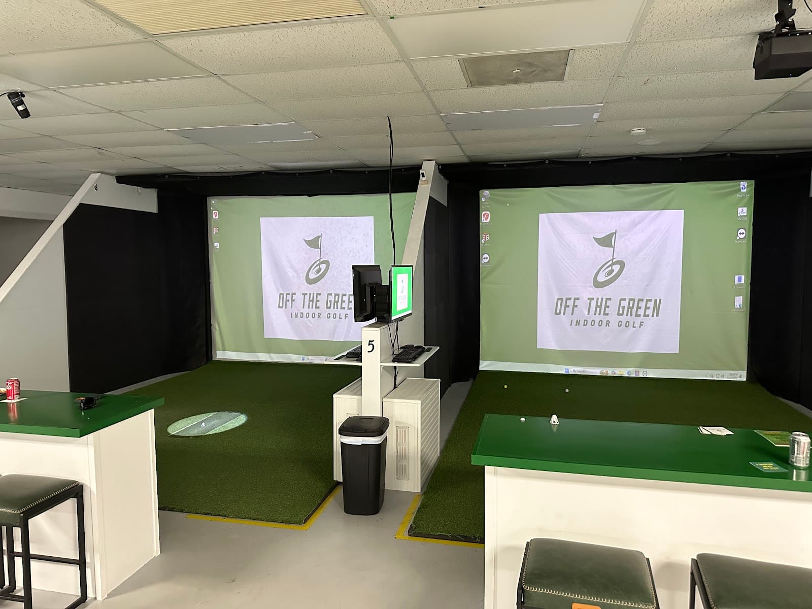 OFF THE GREEN Indoor Golf