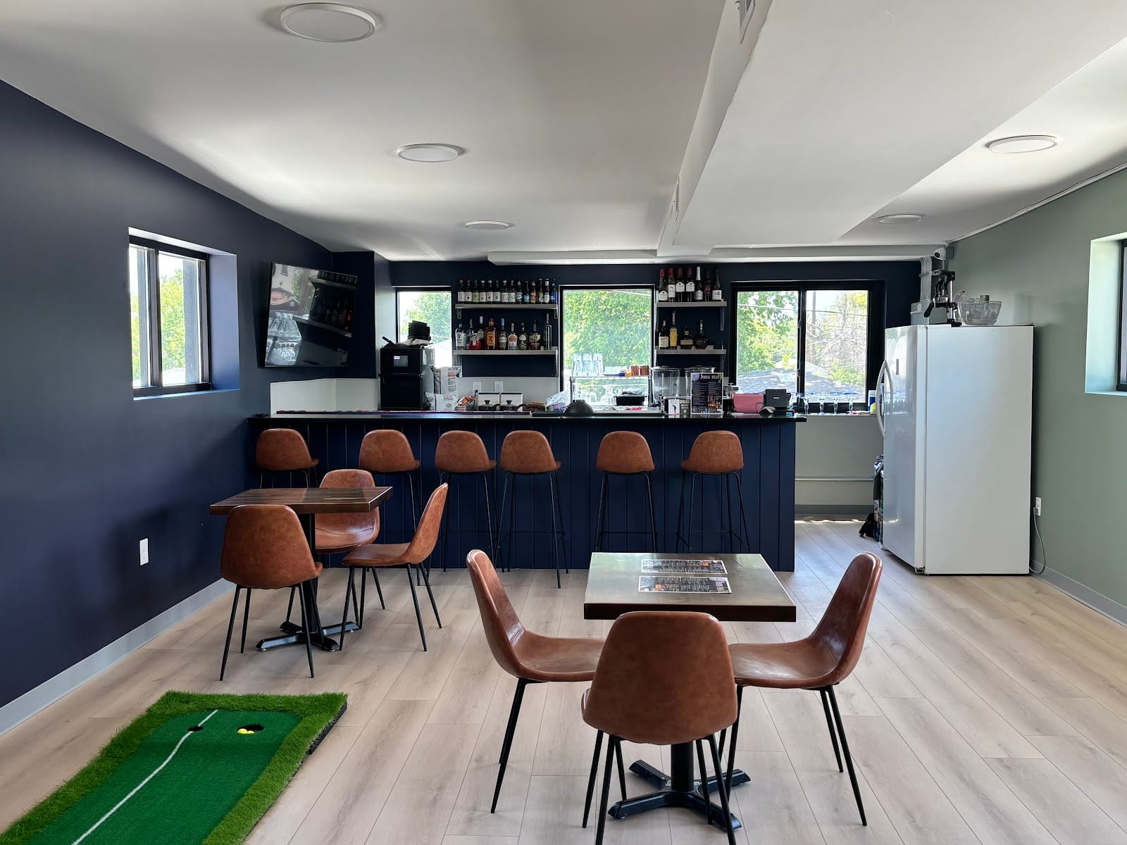 19TH HOLE CLUBHOUSE