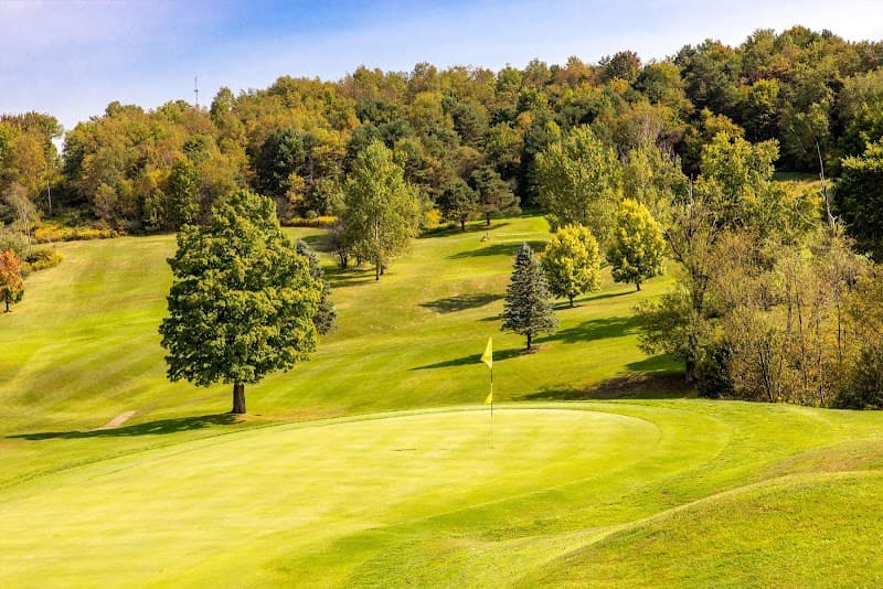 Leaning Pines Public Golf Course - premium view