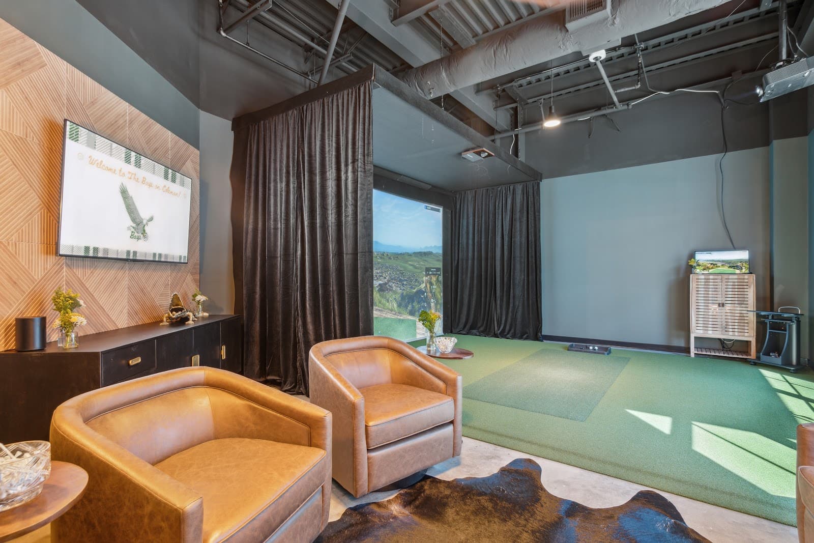 Indoor Golf Club: The Bays on Coleman Golf Simulators